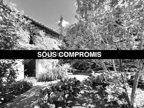 Maison 8 pièces 203 m²