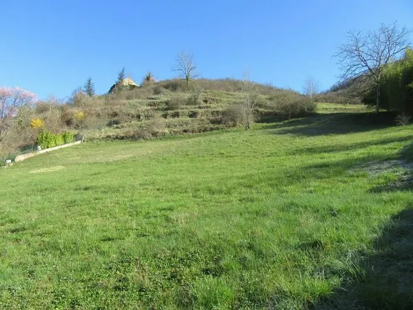 MARCILLAC VALLON - Parcelle de terrain constructible