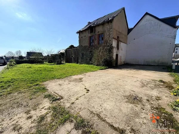 Opportunité investisseur ou projet de rénovation global au coeur de Saint-Méen-le-Grand
