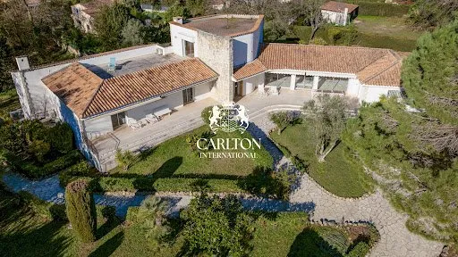Villa 8 pièces 474 m²