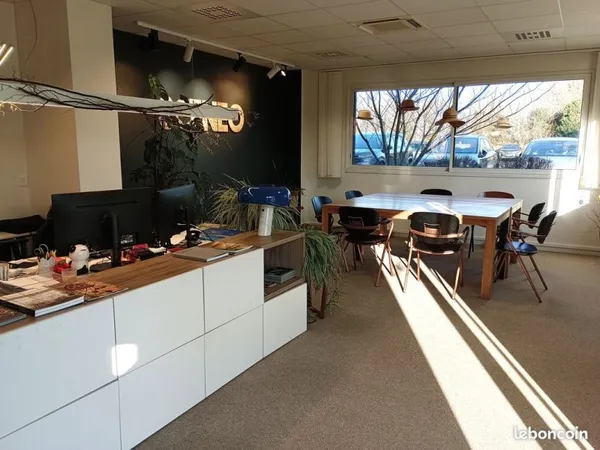 Bureaux avec entrepôt
