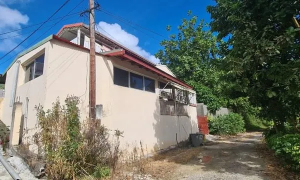 MAISON A VENDRE AU MOULE