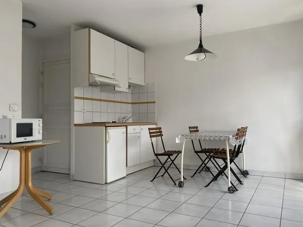 Studio meublé 3ème étage