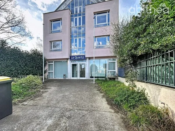 Opportunité d'investissement. A vendre Immeuble de bureaux s