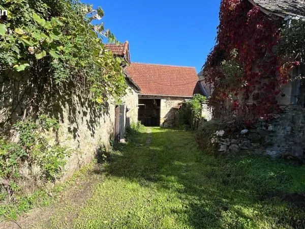 Grange et terrain à Peyrignac