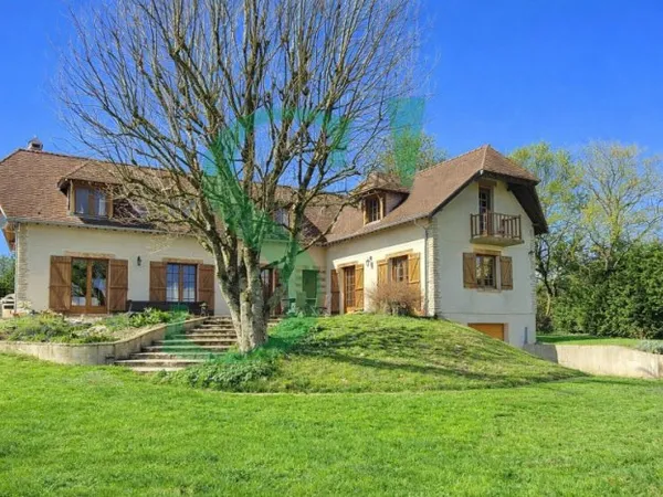 Maison 9 pièces 253 m²
