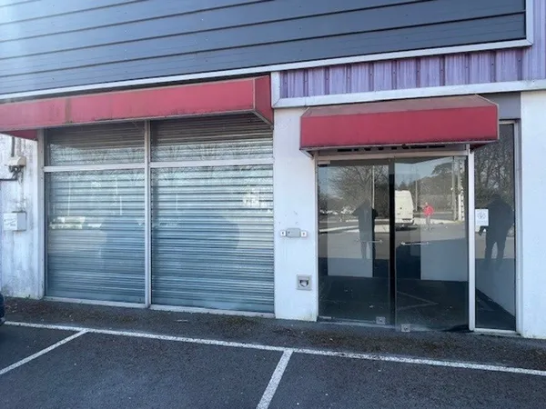 Dpt Hautes Pyrénées (65), à louer TARBES Local commercial