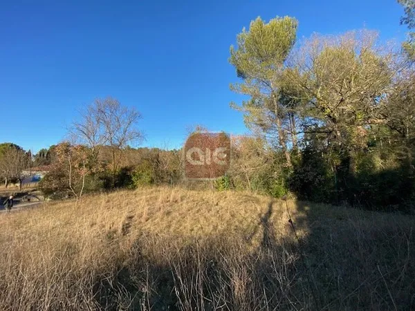 EXCLUSIVITÉ A.I.E. !! Belle parcelle constructible en fond d