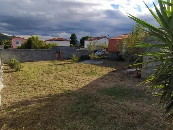 Terrain à batir 303m²