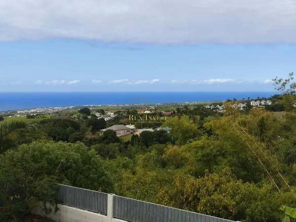 Villa d'architecte avec piscine 180 m2 sur 838 m2 de terra