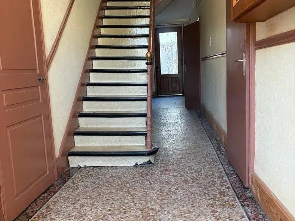 Appartement à rénover - 67 m² - 2ème étage
