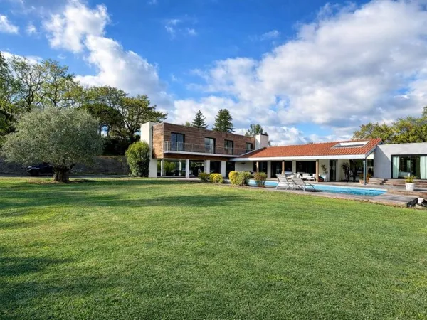 Maison 6 pièces 280 m²