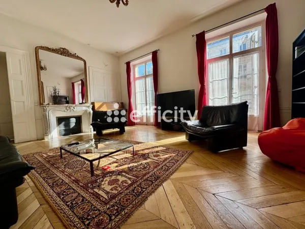 Appartement 9 pièces 202 m²