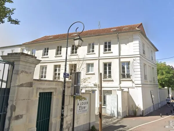 Bureaux 217 m²