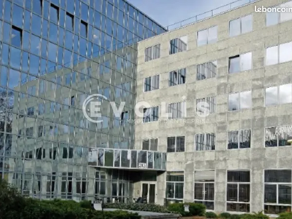 Bureaux 3 338 m²