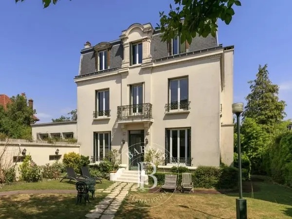 SURESNES - RAGUIDELLE- HOTEL PARTICULIER