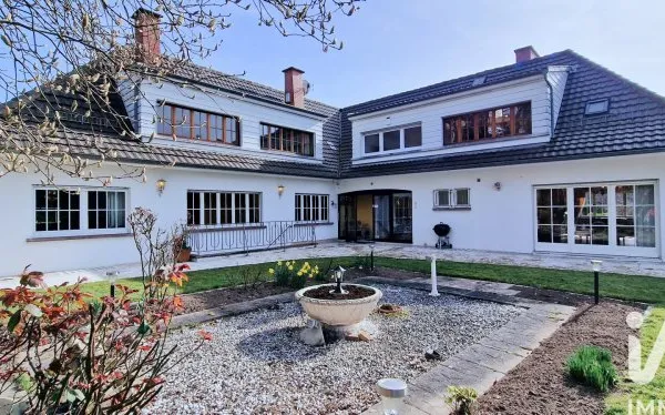 Maison 10 pièces 334 m²