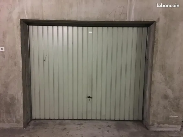 Garage/box 15 m² Bourg En Bresse