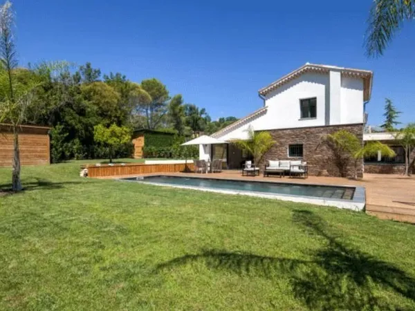 Villa Moderne Meublée 180m² avec Piscine - 4 Chambres, Proche Mougins