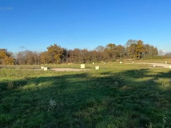 Terrain 437 m²