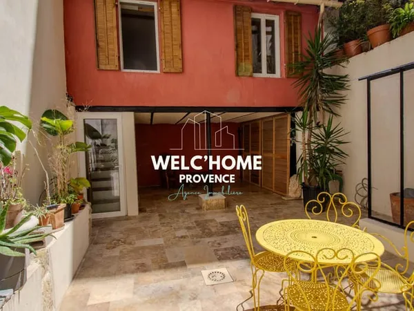 Appartement rénové avec cour et dépendance - Marseille cent