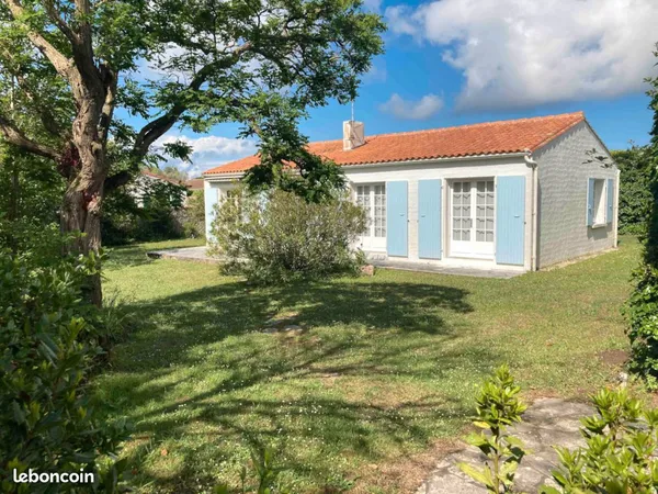 Maison 4 chambres sur 800m2 centre Saint-Denis-D'oléron