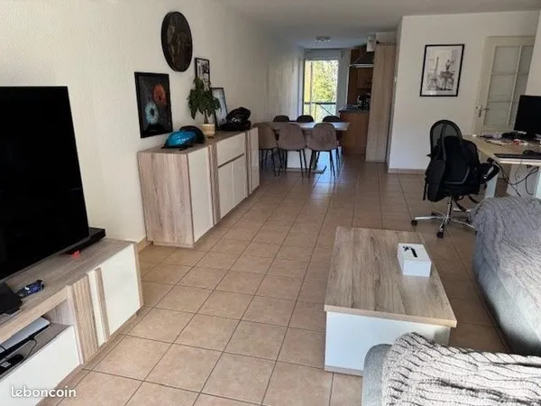Appartement T3 traversant 68 m²