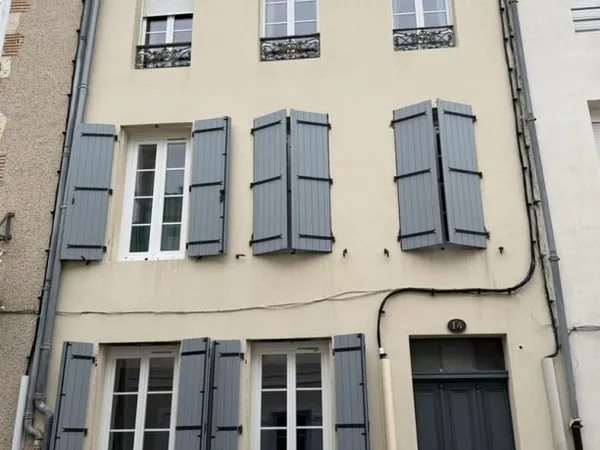 Immeuble avec 8 appartements meublés