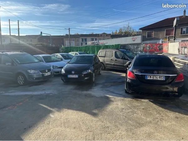 Garage automobile 240 m2 - Bail 3/6/9=28 000 Oullins - Loyer 850