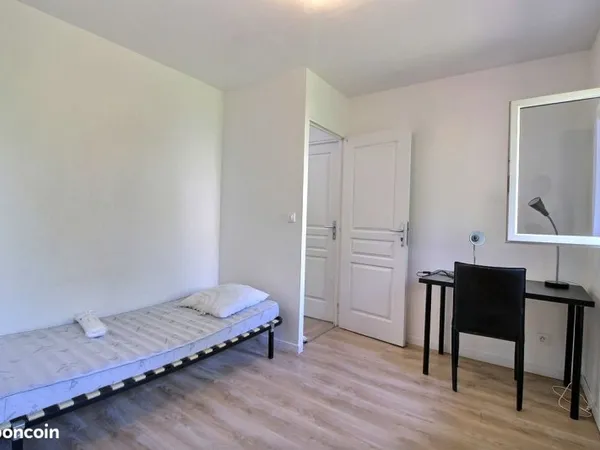 Chambre meublée - 5 min RER B Lozère - Proche Polytechnique - Palaiseau