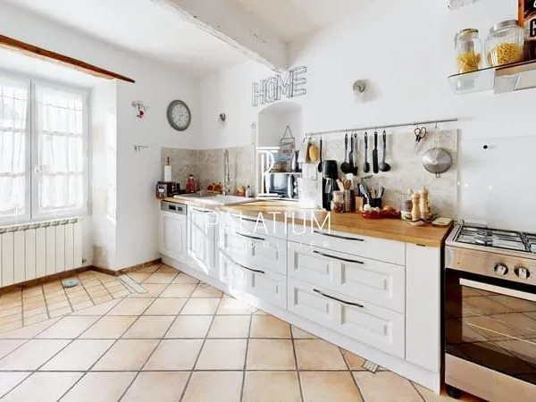 Superbe Bastide de ville d'une surface de 316m2 a La Brillane