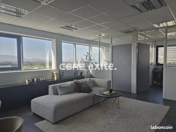 BUREAUX 53 m² SAINT PIERRE EN FAUCIGNY