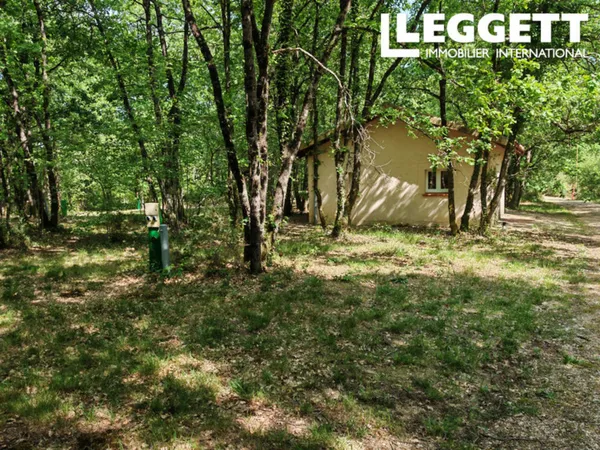 Ancien camping 1,4 ha avec autorisations ? gîtes, chalets et fort potentiel touristique prêt à explo