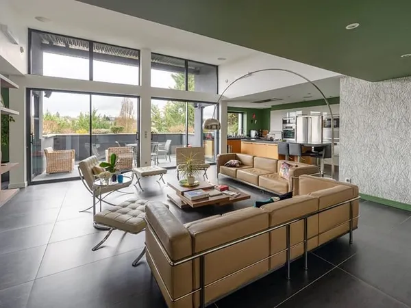 SAINT JULIEN LES METZ Au calme. Appartement 5 pièces de 150 m² avec parking