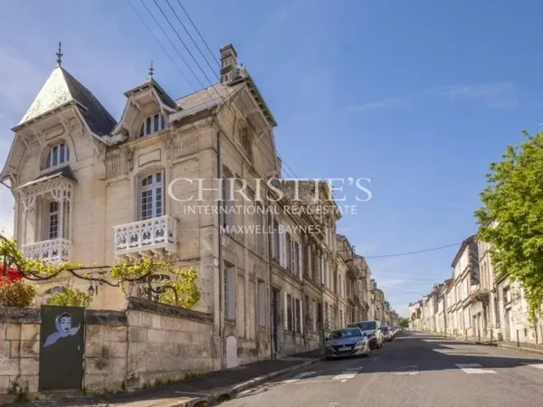 Magnifique villa "art nouveau" dans le centre d'Angoulême