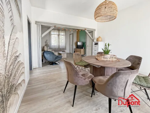 Maison semi individuelelle de 127m2 , deux chambres, sous sol, g