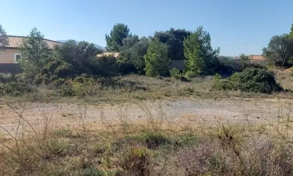 Terrain 630 m²