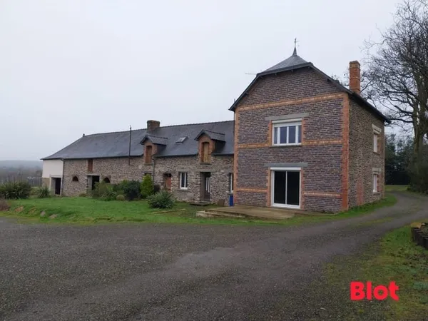 A VENDRE CHEZ BLOT IMMOBILIER BAIN DE BRETAGNE - A CREVIN - MAISON 258M² TERRAIN 3 600M²