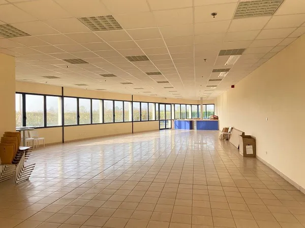 Bureau 345 m²