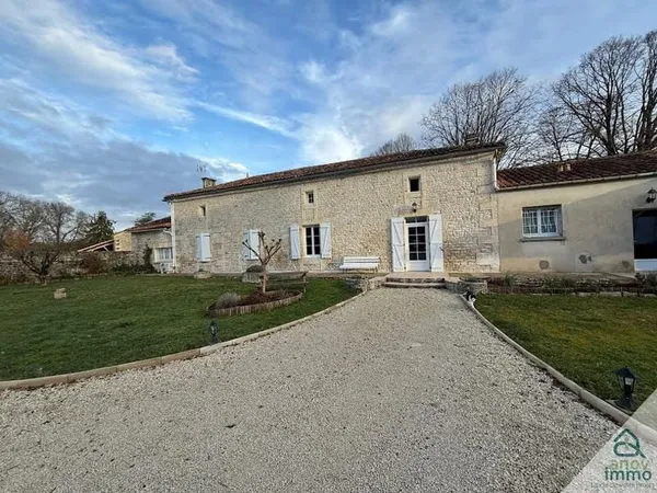 Maison 9 pièces 271 m²