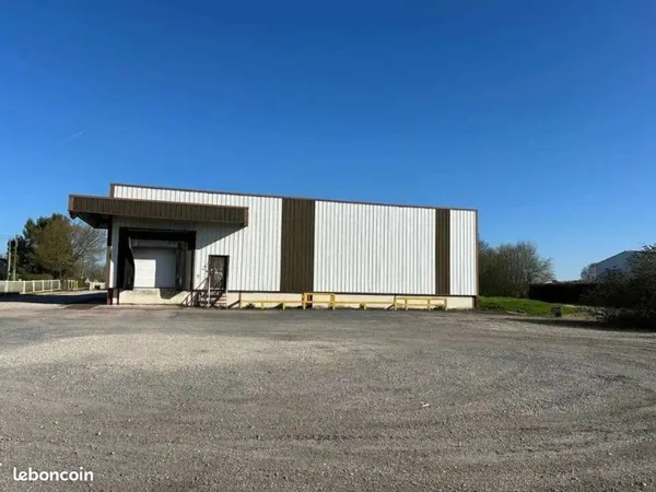 LOCAL D'ACTIVITE 2160 m² GRAND BOURGTHEROULDE