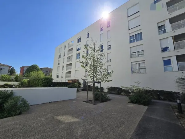 Magnifique T3 de 62 m2 Dernier étage Terrasse Parking