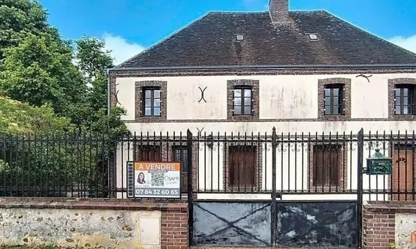 Maison familiale à rénover avec atelier