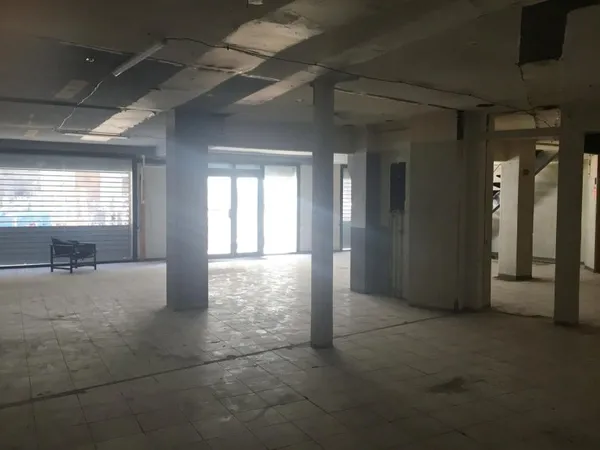 Vente Local Commercial de 440 m² sur 3 nvx - A vendre Cours Lieutaud / Canebière Marseille 13001