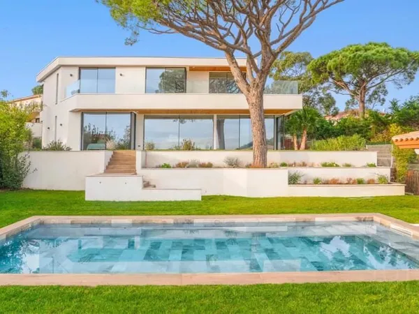 5 chambres - Villa - Var - À vendre - MZiSM085