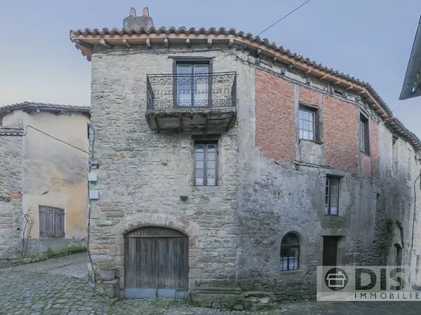Maison à rénover au coeur du village de Penne