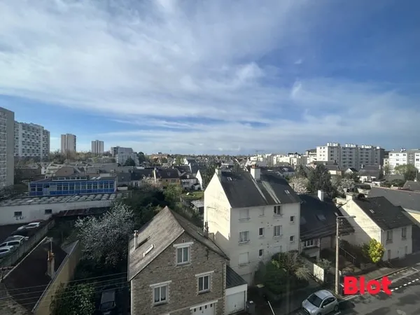 A VENDRE PAR BLOT IMMOBILIER - APPARTEMENT T4 - 3 CHAMBRES - QUARTIER SAINT YVES
