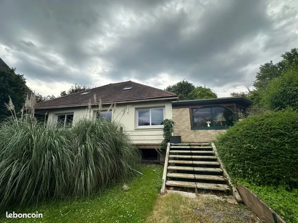 Maison 10 pièces 160 m²