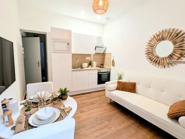 DIEPPE 76200 - Petit T2 de 22m2 centre-ville , refait à neuf, meublé et équipé