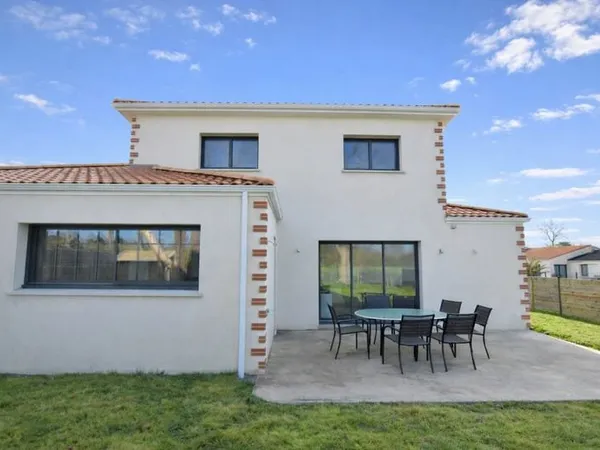 BIEN SOUS OFFRE - PORNIC - MAISON RECENTE DE 2023 - 4 CHAMBR
